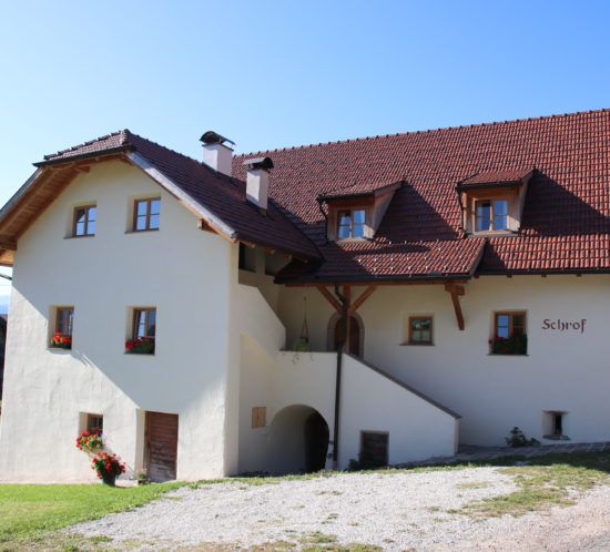 Schrofhof Ritten Stiftung Steinkeller Förderung Bauernhof