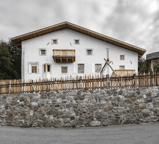 Hatzes Lajen Stiftung Steinkeller Historischer Hof Sanierung Südtirol